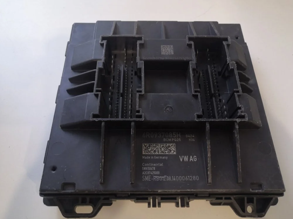 Блок комфорта Skoda Rapid 6R0937085H