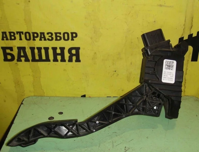 Педаль газа Volkswagen Tiguan 5Q1723503J