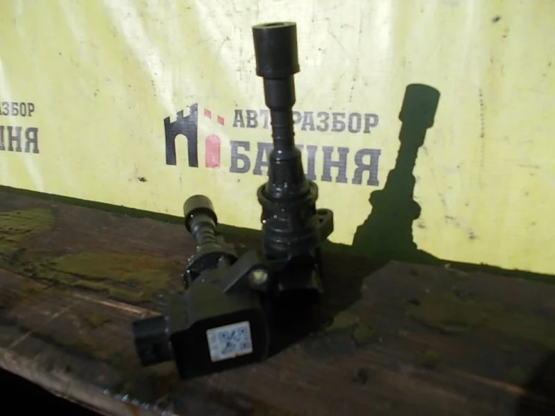 Катушка зажигания Mazda 6 LFB618100B GG