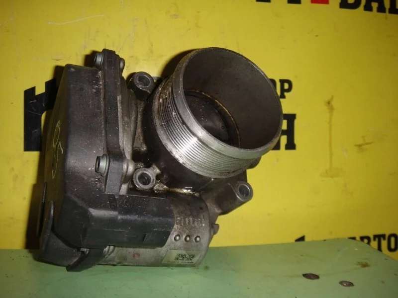 Дроссельная заслонкa Audi Q5 06F133062Q