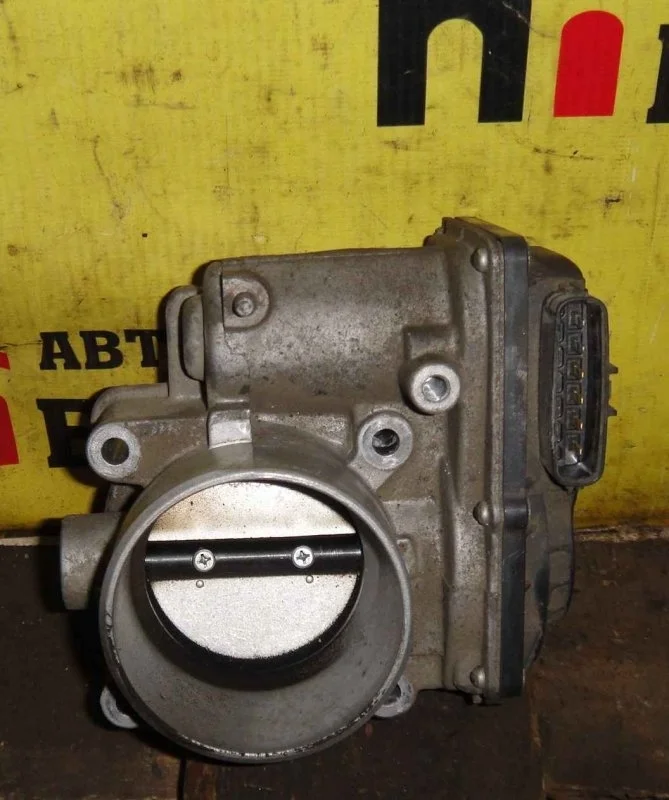 Дроссельная заслонкa Mazda 6 PE0113640B GJ