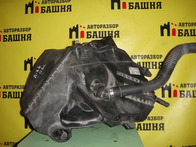 Корпус воздушного фильтра Audi A6 4F0133835E