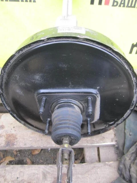 Вакуумник тормозной Nissan Primera 47210AV701 P12