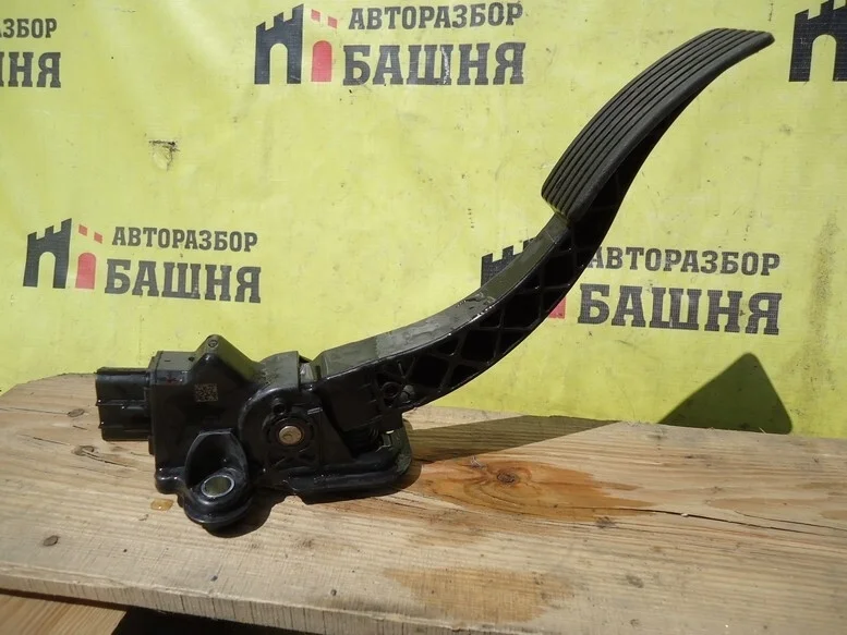 Педаль газа Mitsubishi Lancer 1600A102 CY