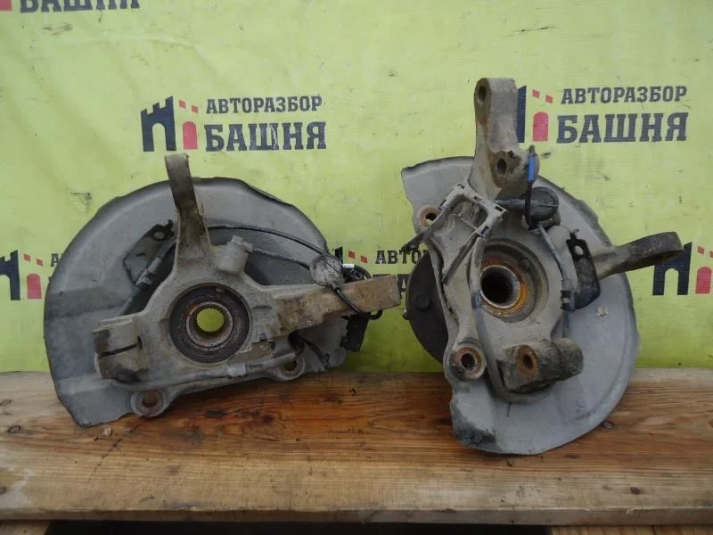 Кулак поворотный Mitsubishi Lancer 3870A012 CY, передний правый