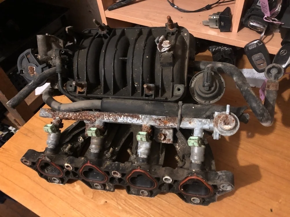 Коллектор впускной Daewoo Nexia 96452342