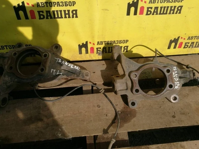 Кулак поворотный Nissan Teana 40014JN00A 32, правый