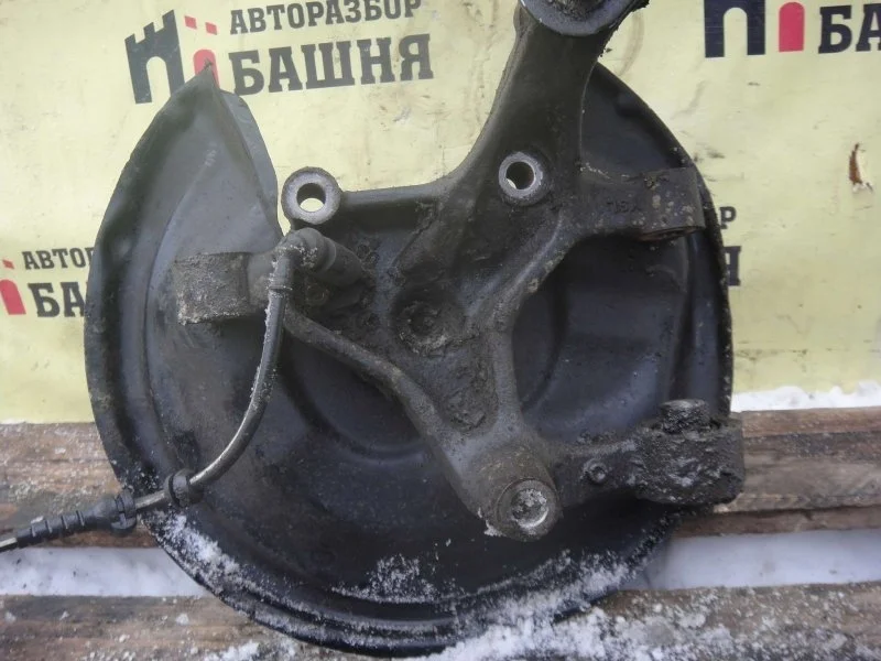 Кулак поворотный Volkswagen Jetta