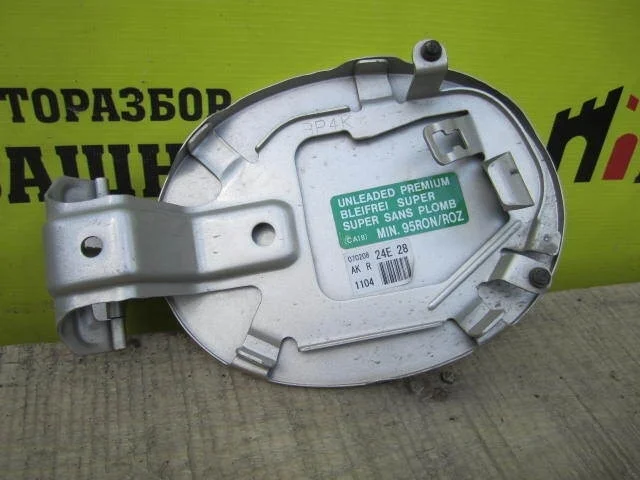 Лючок бензобака Mazda 3 BP4K42410E BK