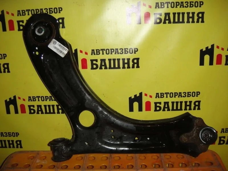 Рычаг Volkswagen Jetta 5C0407151B, передний левый