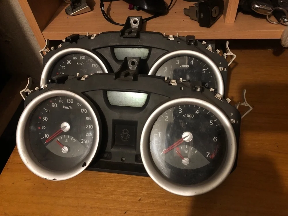 Щиток приборов Renault Megane 8200462281