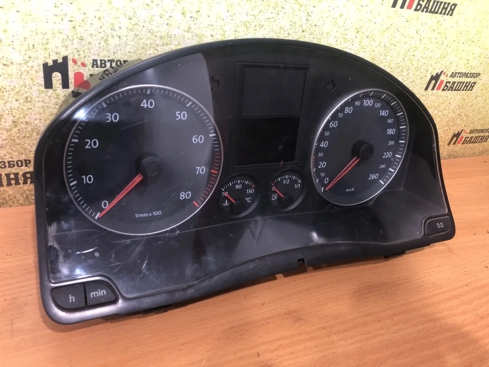 Щиток приборов Volkswagen Jetta