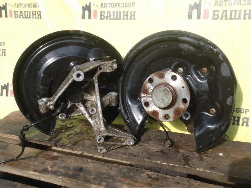 Кулак поворотный Volkswagen Passat 3C0505434K B6, задний правый
