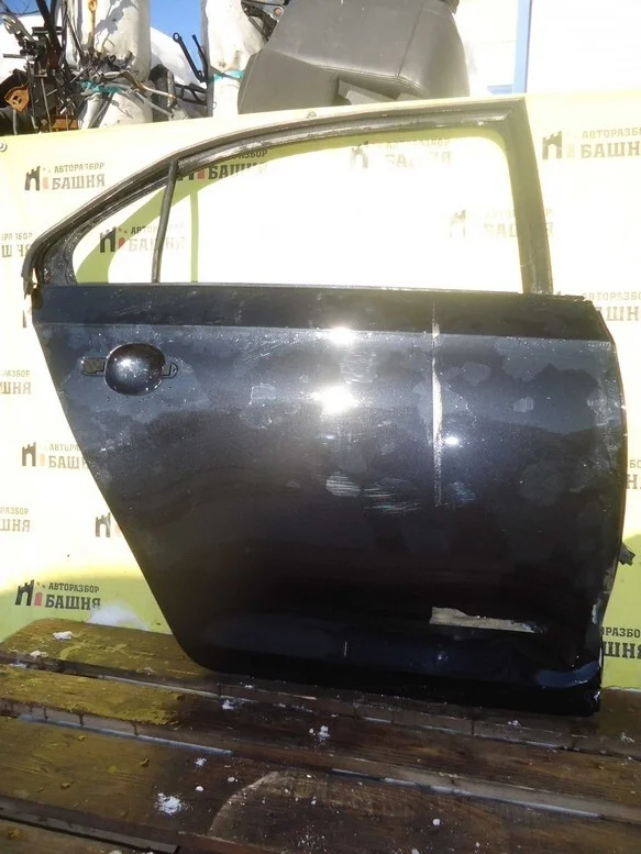 Дверь боковая Skoda Rapid