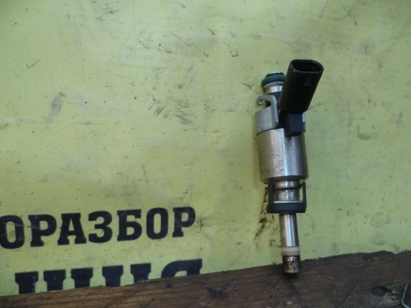 Форсунка топливная Skoda Superb 06H906036Q