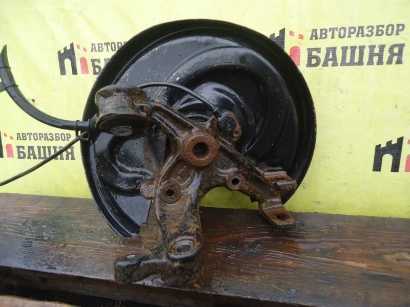 Кулак поворотный Audi A4 8E0505432AF B7, задний правый