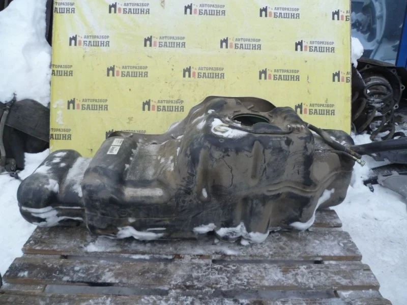 Бензобак Infiniti QX56