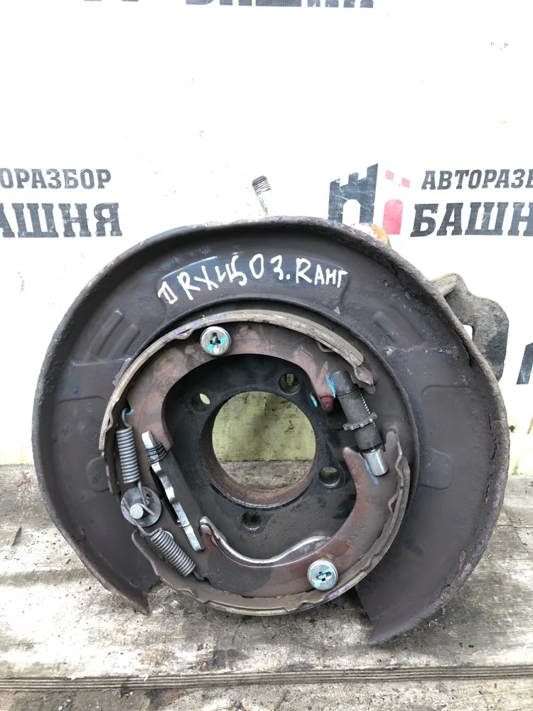 Кулак поворотный Lexus RX450 2010 GYL15