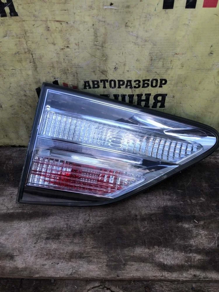 Фонарь внутренний Lexus RX450 2010 GYL15