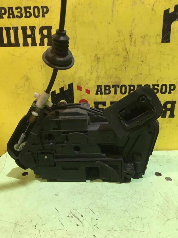 Замок двери Skoda Octavia 2018 5E0839016A A7 CWVA, задний правый