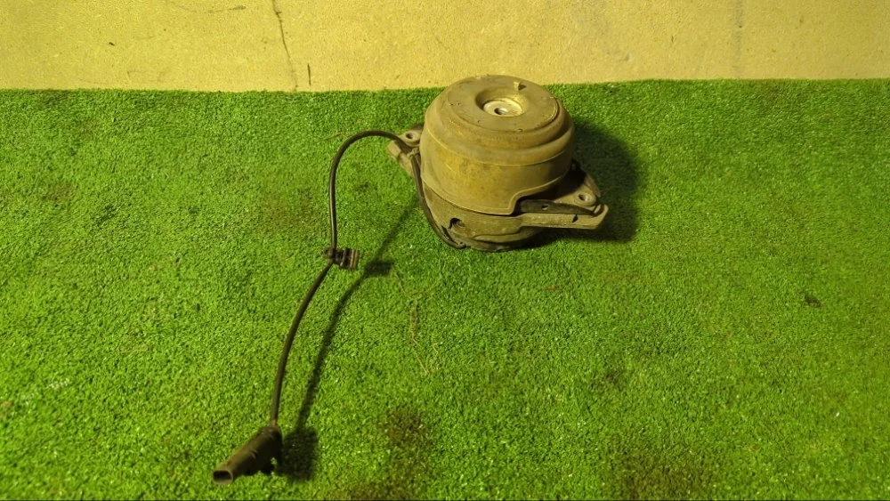 Подушка двигателя Mercedes M-Class 2014 A1662406917 W166 OM642.826, правая