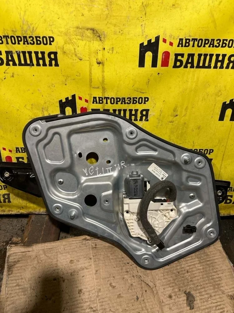 Стеклоподьемник Skoda Yeti 2014 5L0837462 CBZB, передний правый