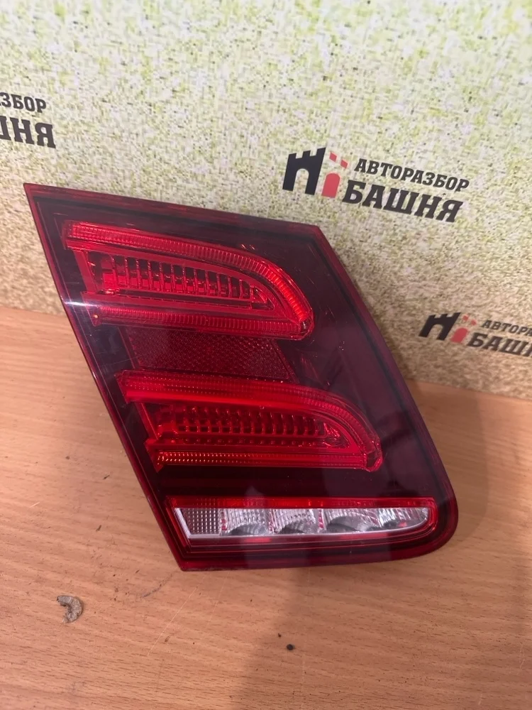 Фонарь внутренний Mercedes -Class 2015 W212