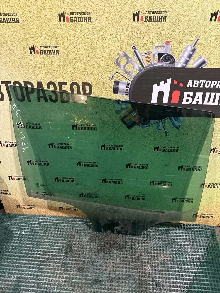 Стекло двери Skoda Yeti 2013 5L0845206B CBZB, заднее правое