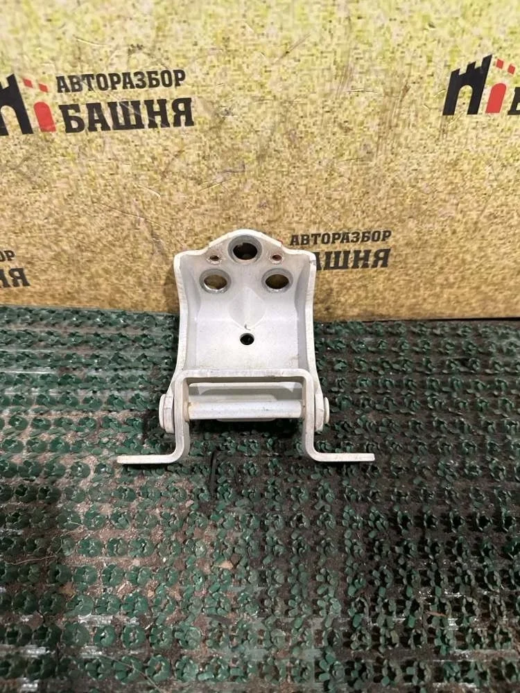 Петля багажника Lexus Lx570 2010 6881028040 URJ201 3URFE