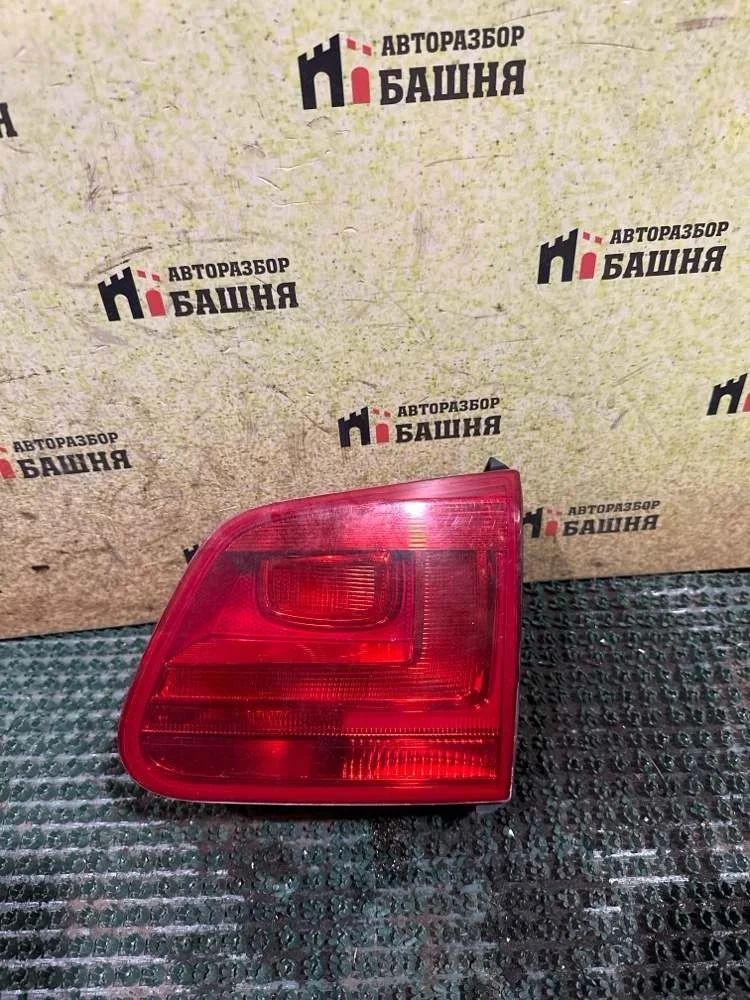 Фонарь внутренний Volkswagen Tiguan 2012