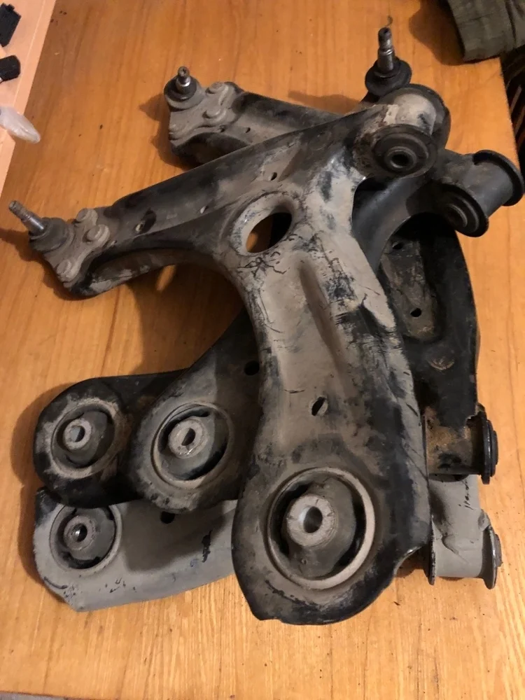 Рычаг Skoda Fabia 2009 6R0407151, передний левый