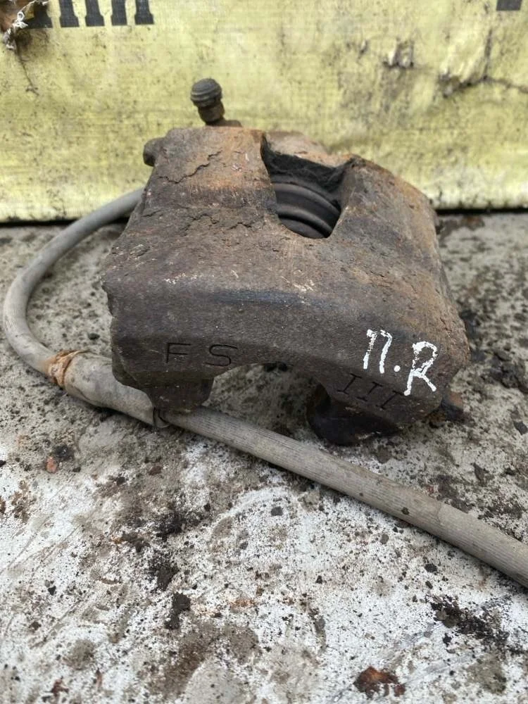 Суппорт тормозной Skoda Yeti 2010 1K0615124D CBZB, передний правый