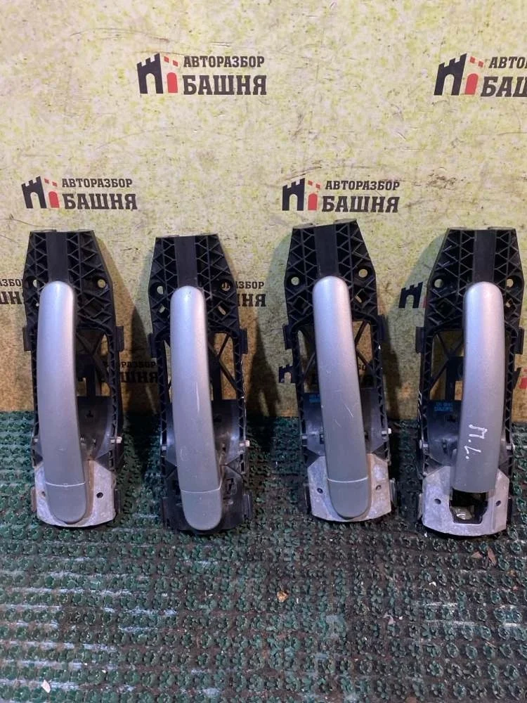 Ручка двери Skoda Yeti 2010 5N0837205F CBZB, передняя правая