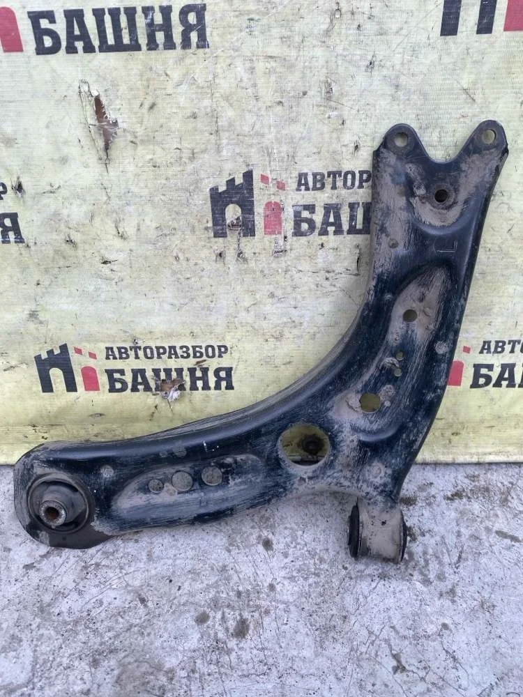 Рычаг Skoda Octavia 2018 5Q0407151L A7 CWVA, передний левый