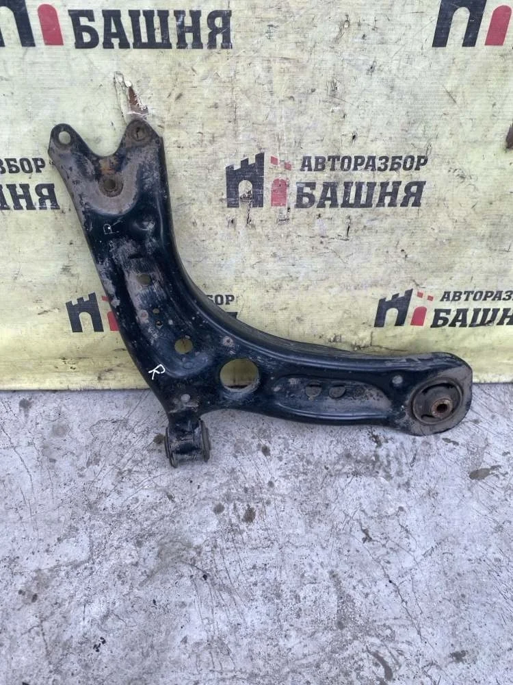 Рычаг Skoda Octavia 2018 5Q0407152L A7 CWVA, передний правый