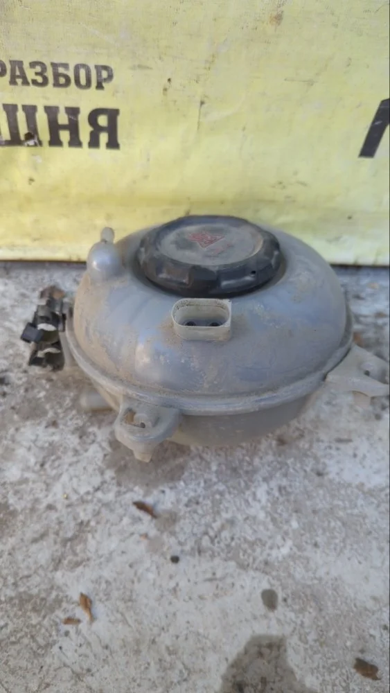 Бачок расширительный Skoda Kodiaq 2018 5Q0121407F CZDA