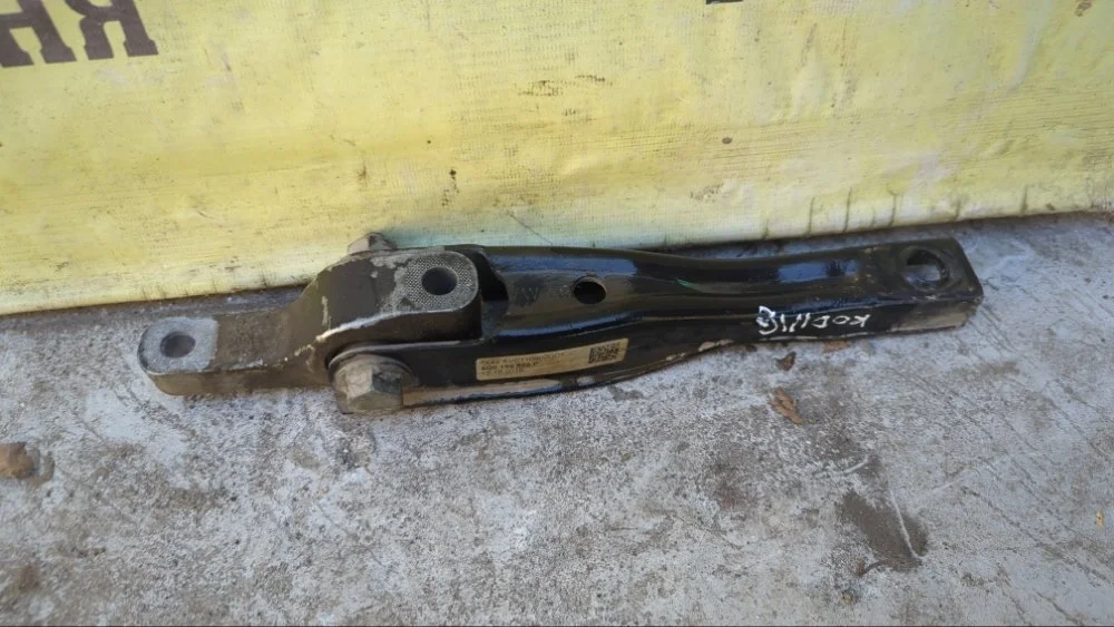 Подушка двигателя Skoda Kodiaq 2018 5Q0199855J CZDA, передняя