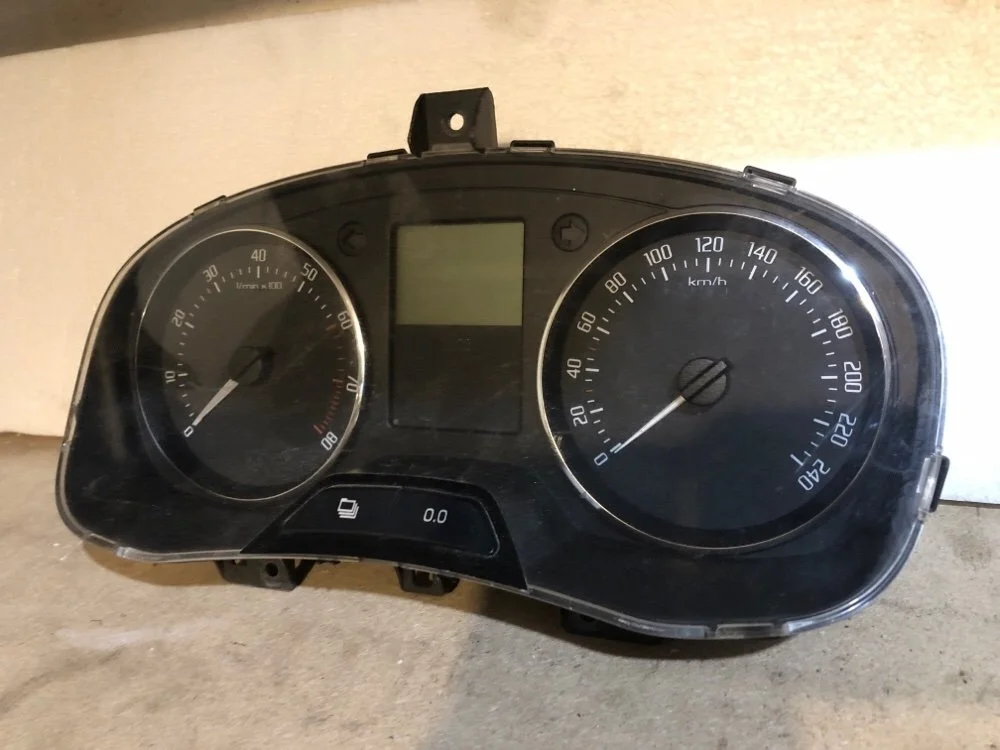 Щиток приборов Skoda Fabia 2013 5J0920811G