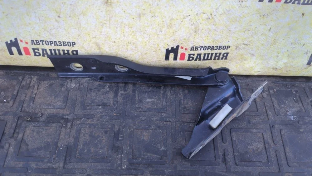 Петля капота Volkswagen Polo 2012 6R0823302A 5 CFNA, правая