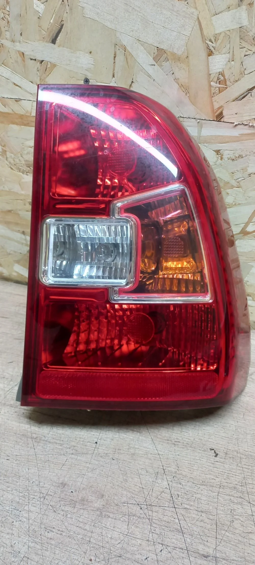 Фонарь задний правый Kia Sportage II рестайлинг (2008—2010) 2009 1K - BLACK PEARL