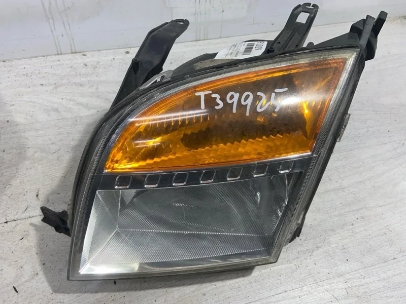 Фара левая Ford Fusion (01-12) UAV 1.4L