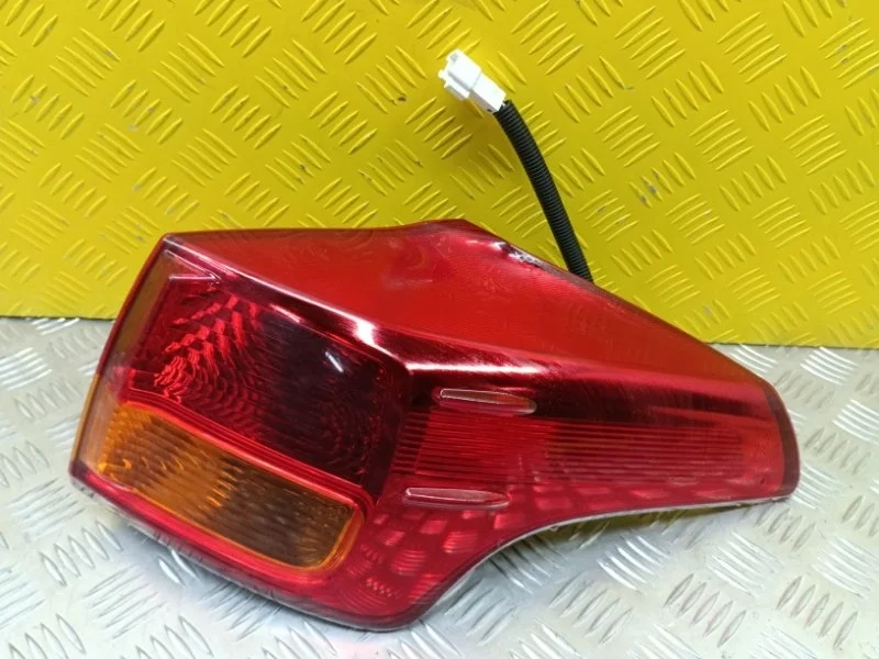 Фонарь задний правый Toyota Rav 4 (CA40) (2012-2019) 2014