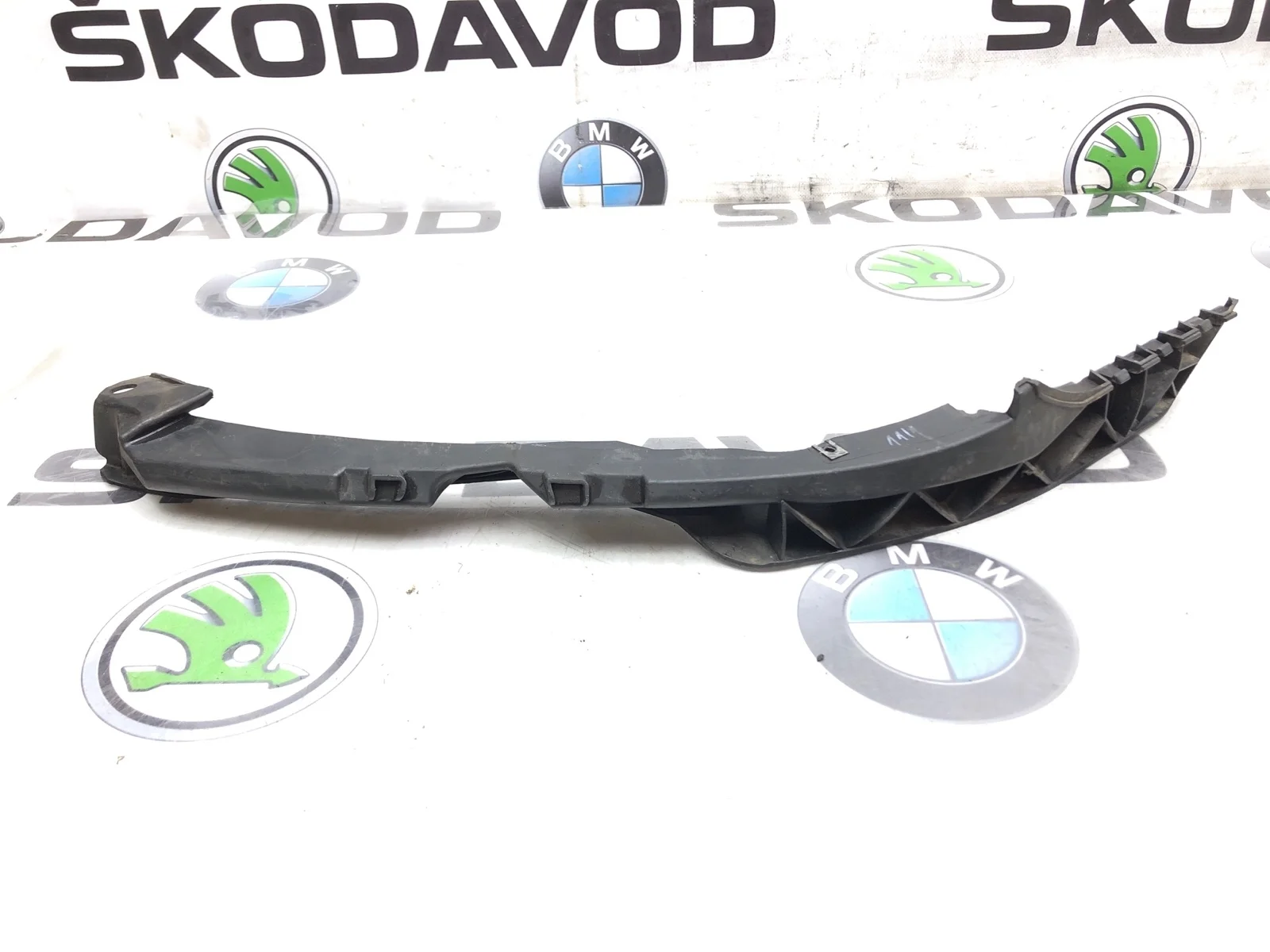 Направляющая бампера Skoda Octavia Rs 2010 1Z0807183D A5 (1Z) 2.0 CEGA, передняя левая