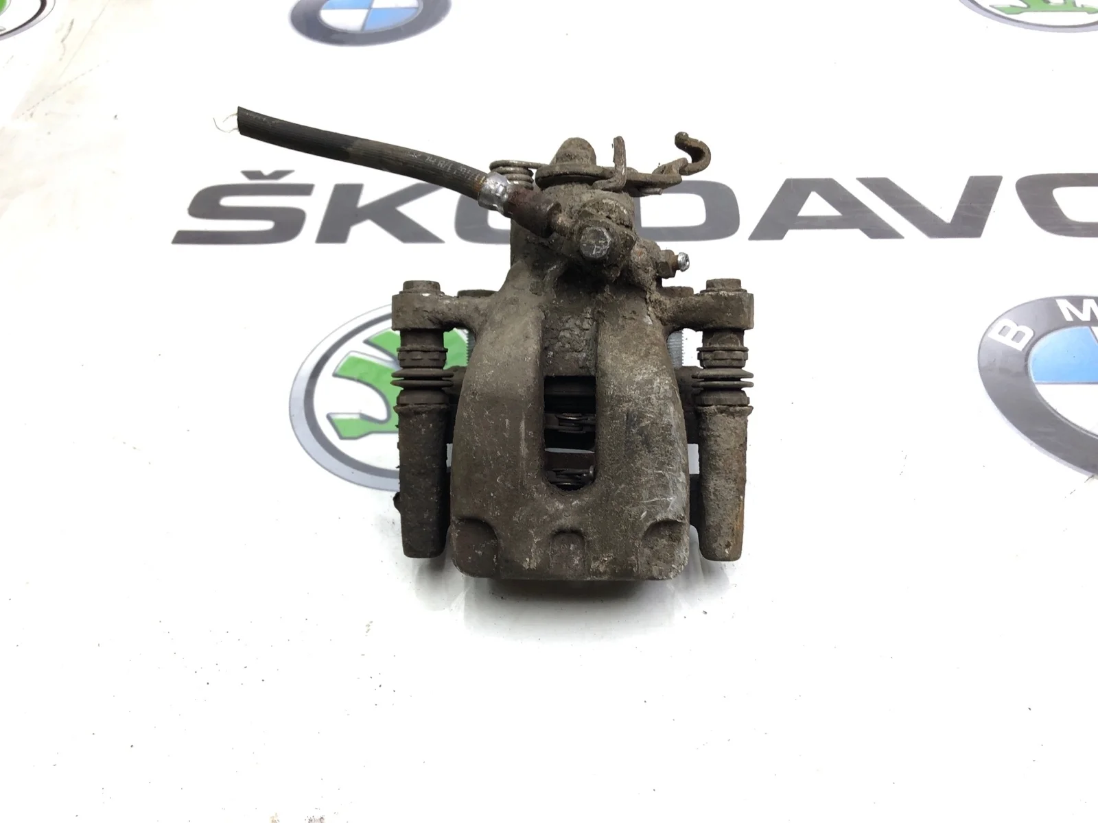 Суппорт тормозной Skoda Octavia 2017 5Q0615423A A7 (5E) 1.6 DDYA, задний левый