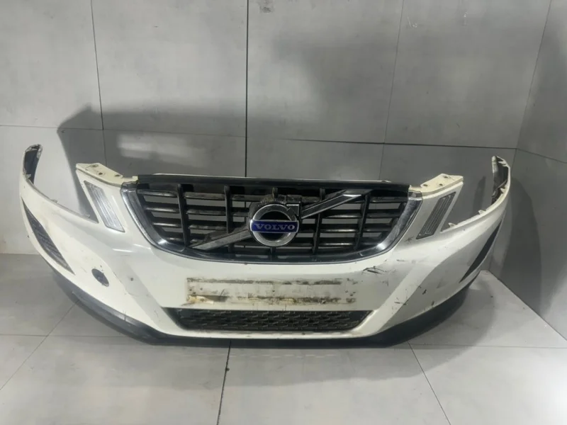 Бампер передний Volvo XC60