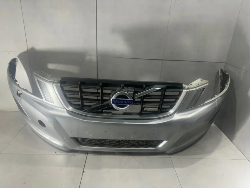 Бампер передний Volvo XC60