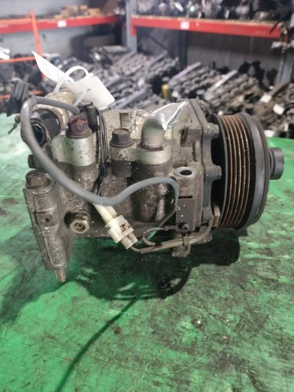 Компрессор кондиционера Mitsubishi Outlander 1 2002-2008