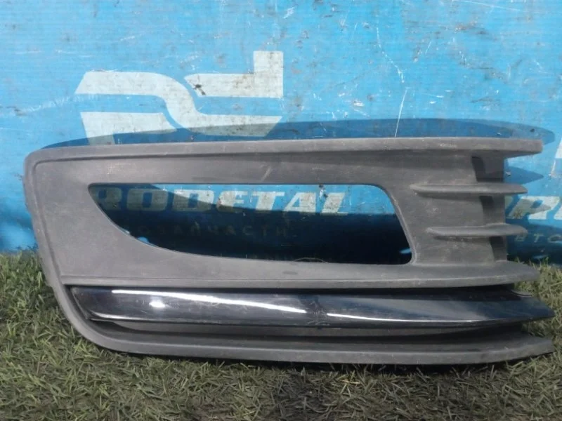 Решетка в бампер правая Volkswagen Polo SEDRUS