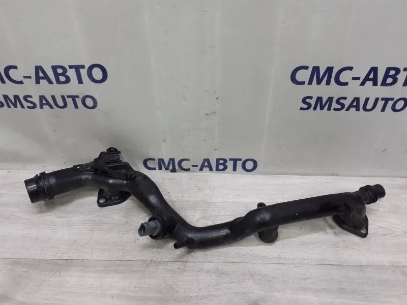 Патрубок охлаждения Volkswagen Touareg 06E121045AK NF