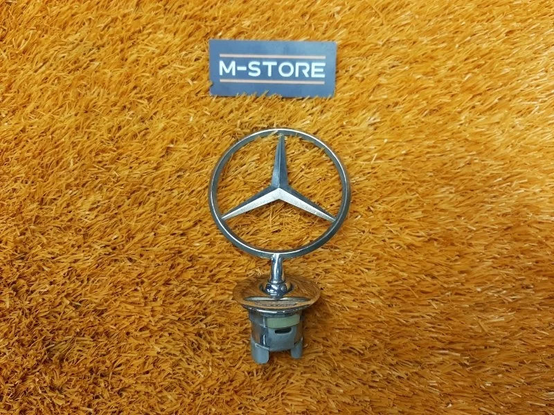 Эмблема на капот Mercedes-Benz -Class 2013 W204